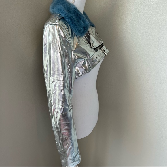 Poster Grl X Dolls Kill Frosty Queen cropped moto jacket size XL NWT - Picture 3 of 12